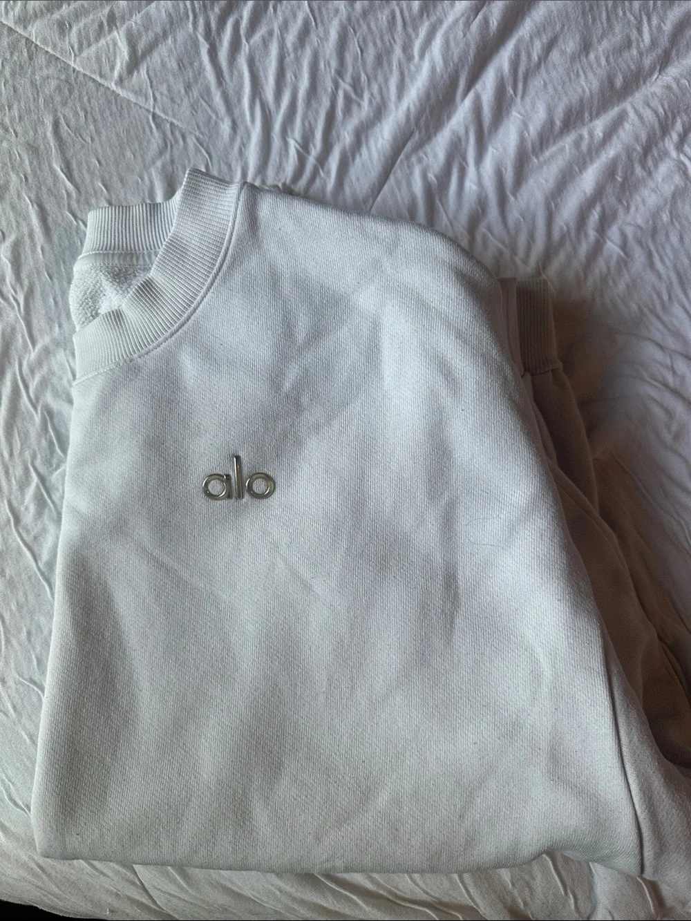 ALO Yoga Accolade Crewneck Sweatshirt in White size Small w flaw*